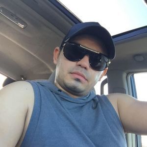 Meet your Posher, Hugo